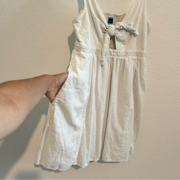 Old Navy Tie Front Dress Large White Fit & Flare Smocked Linen-Blend Mini Smock - Picture 5 of 11